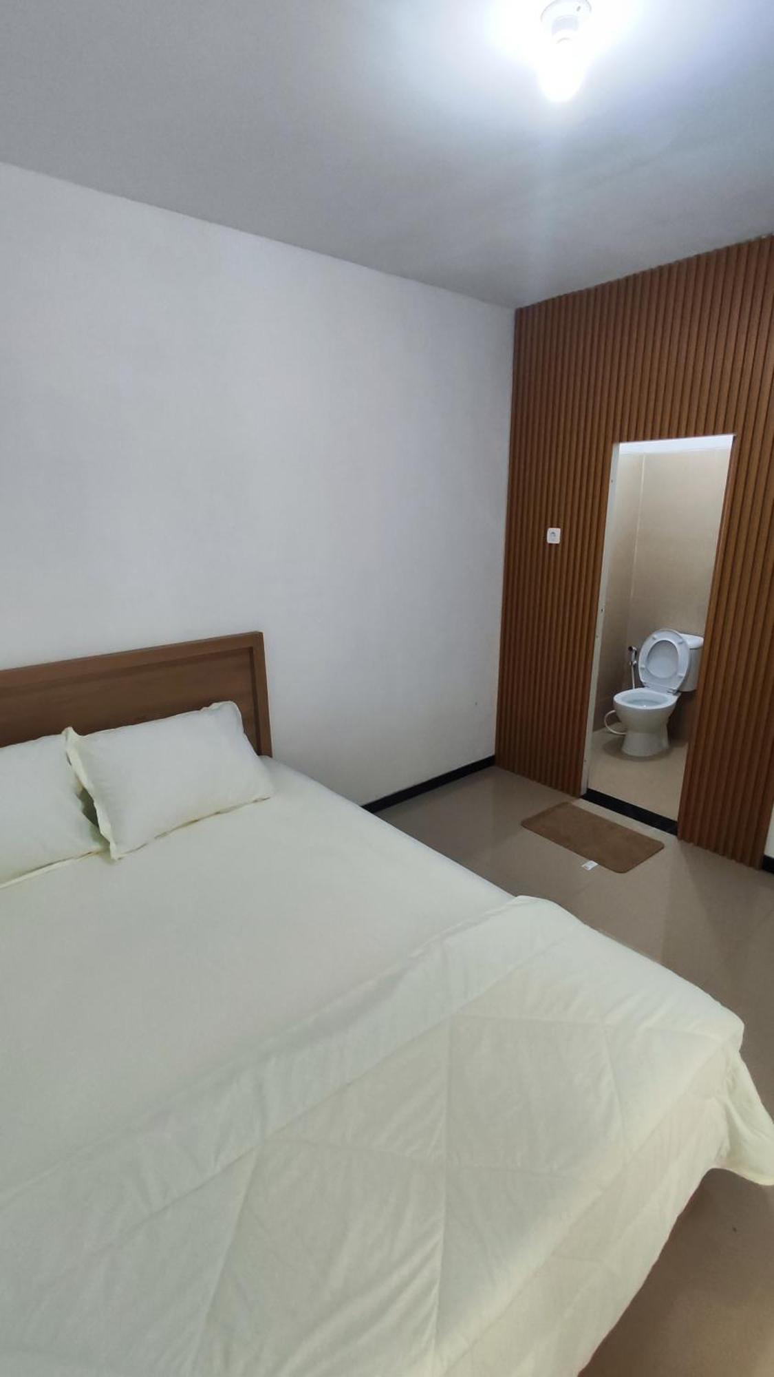 Villa Royal Arois Syariah Dekat Jatim Park 3 Tlekung Bagian luar foto